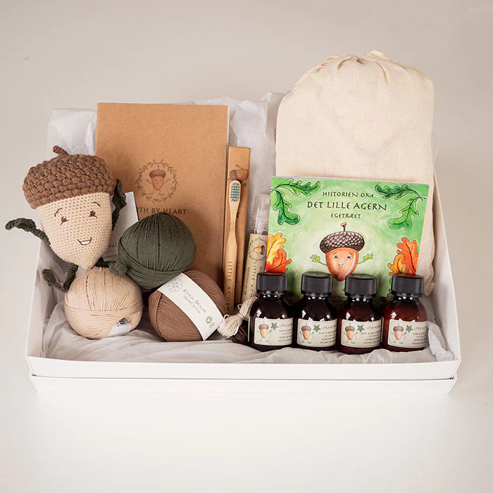 Little Acorn Barselsgave Hæklekit Krea deluxe